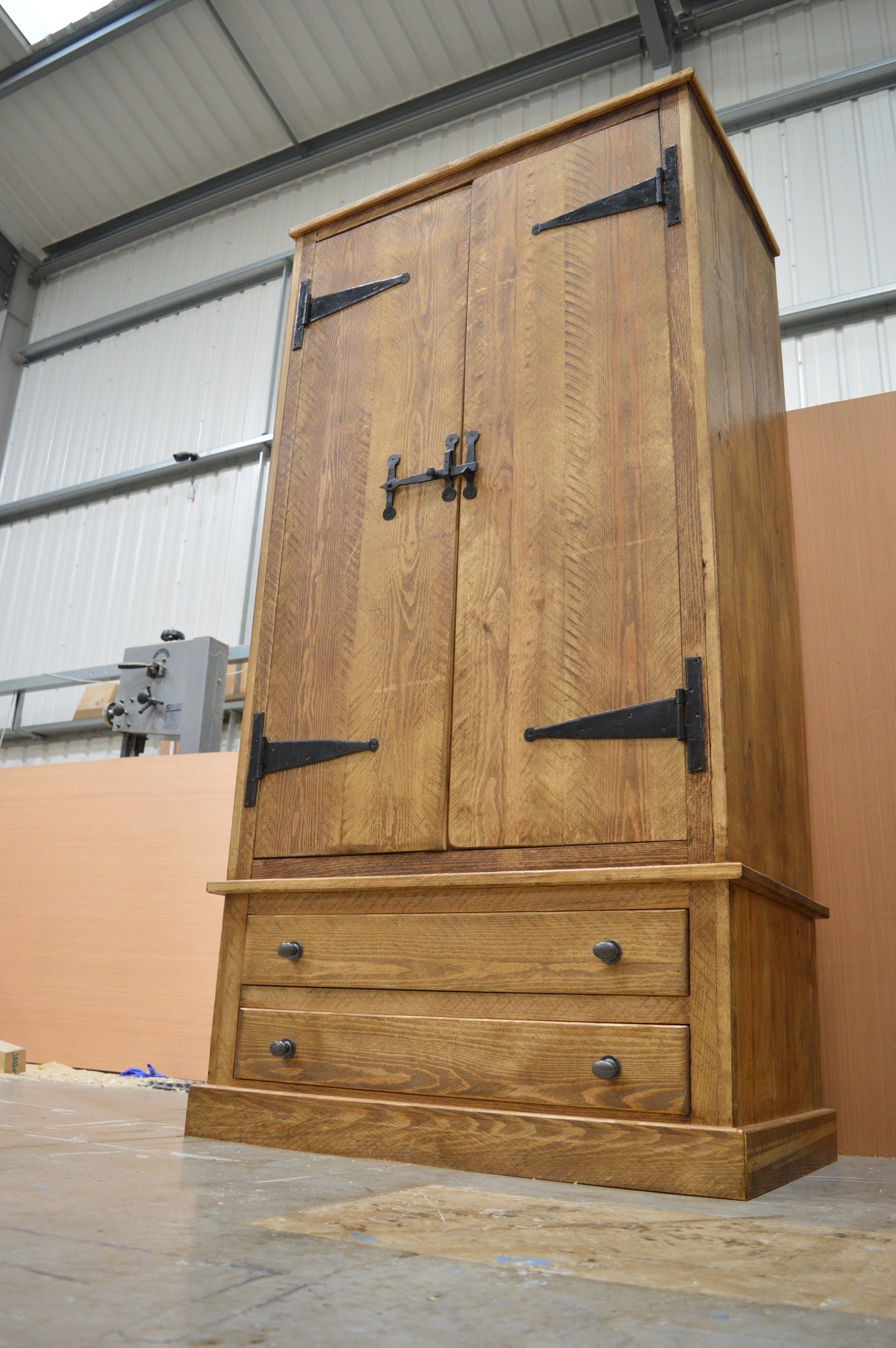 Handcrafted Rustic Solid Wood Wardrobe with Drawers – Reclaimed Style Timber